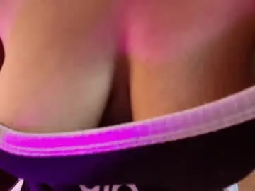 Chaturbate Live Porn of elliee_alves