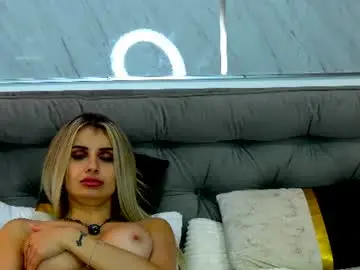 Chaturbate Sex Cam of miacharm1