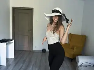 Myfreecams Watch Live Sex Cams of Elvira