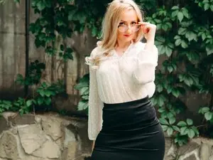 Myfreecams Nude Webcam of White_flwer