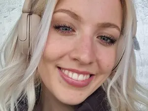 Myfreecams Sex Cam of Lucy_Cutie