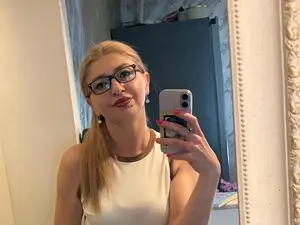 Myfreecams Adult Webcams of AuraMilff