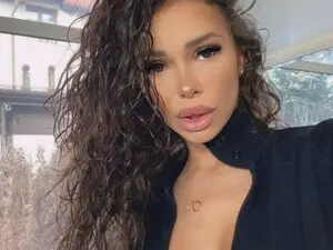 Myfreecams Adult Video Chat of Selena_Reeves