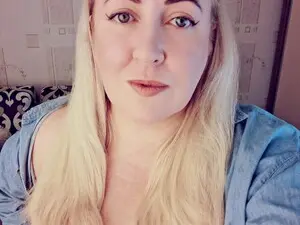 Myfreecams Live Sex Cam of SweetieLoren