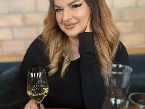 Myfreecams Sex Cam of LaraHartt