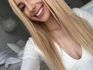 Myfreecams Nude Webcam of BelleBlondy