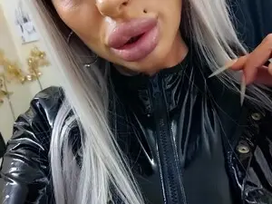 Myfreecams Nude Webcam of hotred69xxx