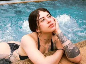 Myfreecams Free Porn Cam of Alicee_Vixen