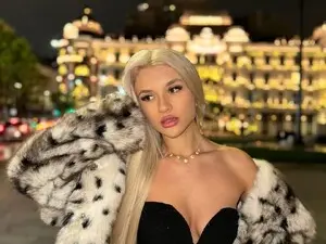 Myfreecams Sex Cam of LovelyBianca_