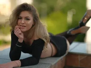 Myfreecams Free Live Porn of NayaQuinn
