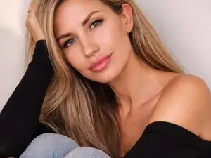 Myfreecams Live Sex Cam of Bellora