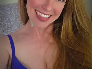 Myfreecams Live Sex Cam of CharlotteDoe