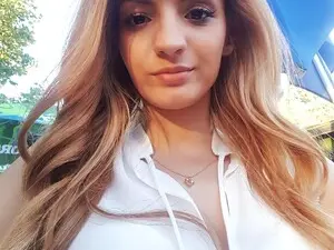 Myfreecams Live Sex Cam of VerraSweet4U