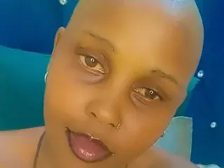 Streamate Nude Webcam of CurvyBootiliscious88