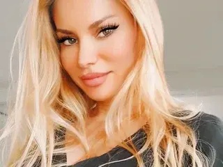 Streamate Nude Webcam of HelenaNiki