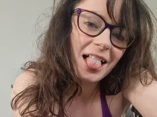 Streamate Live Porn of LucieWinters_UK