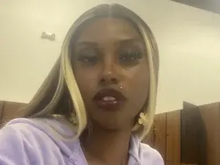 Streamate Live Porn of Lailani_Diore