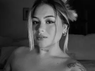 Streamate Watch Live Sex Cams of Ela_Curvy