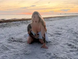 Streamate Watch Live Sex Cams of Artistgirl