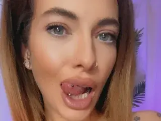 Streamate Nude Webcam of J3ssica