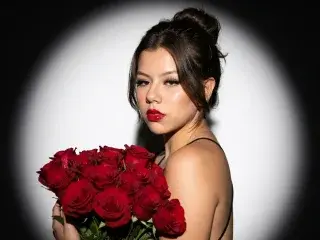 Streamate Adult Webcam of SkyValentiinee