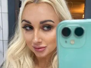 Streamate Sex Chat of BlondieBarbieBabe