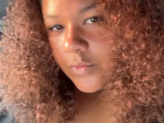 Streamate Nude Webcam of CurvySiennaxx