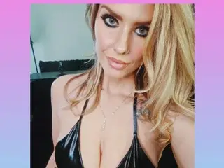 Streamate Adult Webcams of Ellie_Conrad