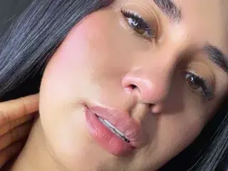 Streamate Nude Webcam of Isabell_Heat