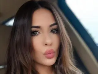 Streamate Live Sex Cam of tinytinychelsea