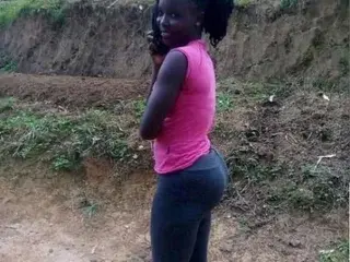 Streamate Live Sex Cam of Petite_ebony19