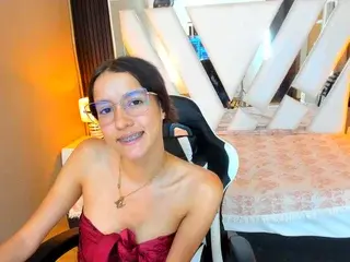 Streamate Free Live Porn of Linda4Petite