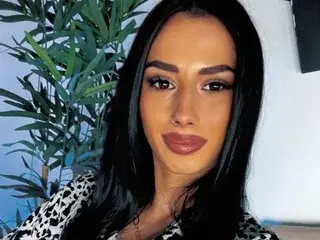 Streamate Nude Webcam of TiaCyrrus