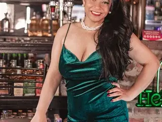 Streamate Private Sex Chat of AdelinneMoretti