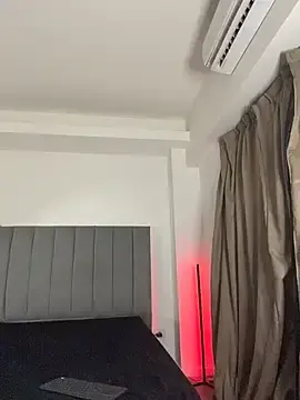 Stripchat Live Sex Cam of leonienoire