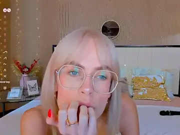 Stripchat Nude Webcam of bellatip