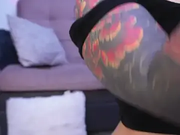 Stripchat Best live sex cam show of SophiieCumsx