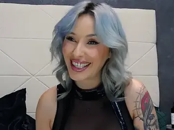 Stripchat Live Sex Cam of IssaSmith