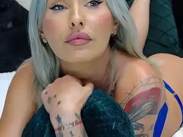 Stripchat Best live sex cam show of IssaSmith