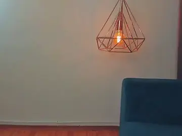 Stripchat Sex Cam of BrilliantGirll