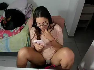 Stripchat Nude Webcam of Greciaruiz_