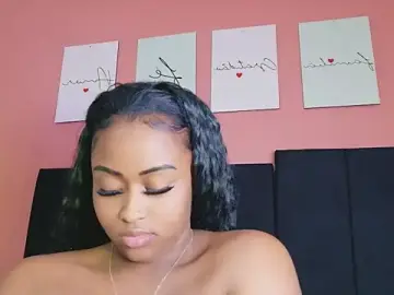 Stripchat Sex Cam of MySugarmoomy