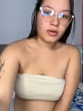 Stripchat Live Sex Cam of zoe_gm