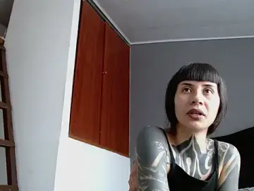 Stripchat Adult Video Chat of Emilia_1995