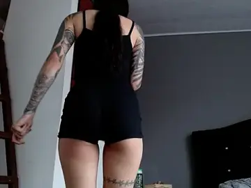 Stripchat Adult Webcams of Emilia_1995