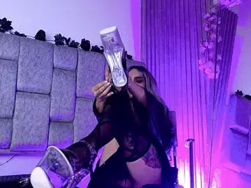 Stripchat Sex Cam of Alice_noir