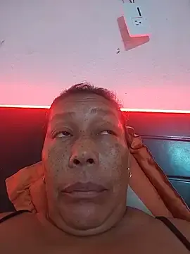 Stripchat Sex Chat of Ruby-Hot-Milf