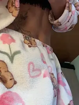 Stripchat Free Porn Cam of zoe_storm