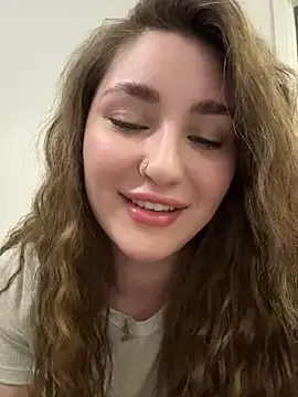 Stripchat Sex Cam of KiraBarlows