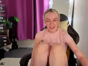 Stripchat Free Live Porn of R0cket_bunny